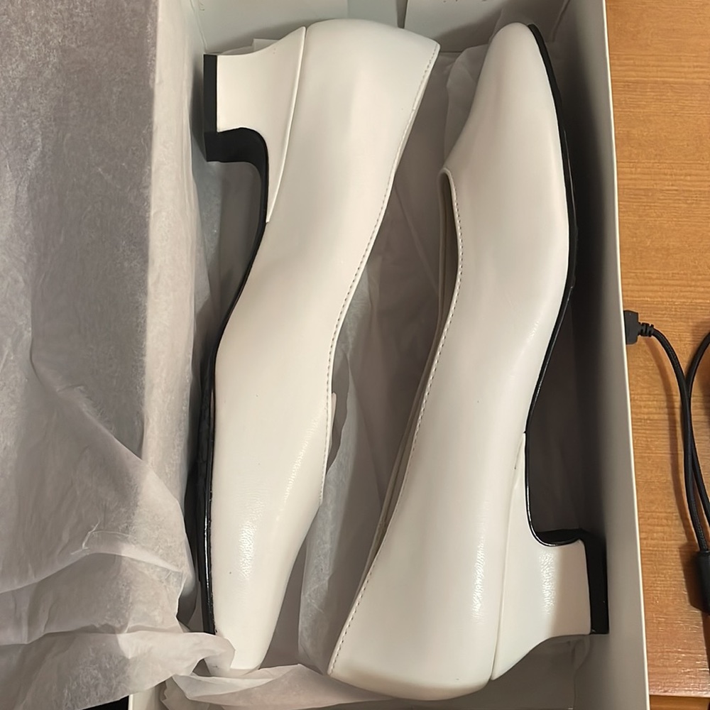 NEW Soft Style Shoes - size 9-1/2M